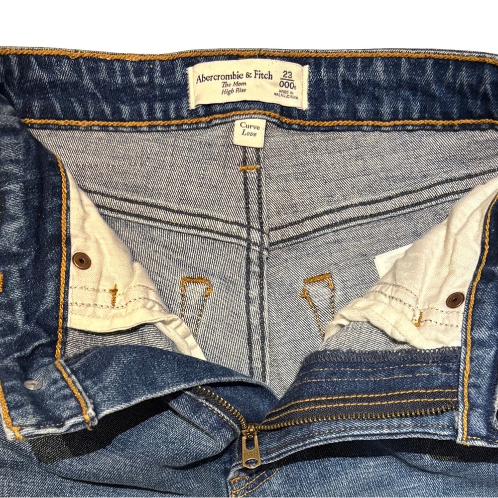 💙 Abercrombie & Fitch Curve Love The Mom Jeans | Size 23 / 000 💫